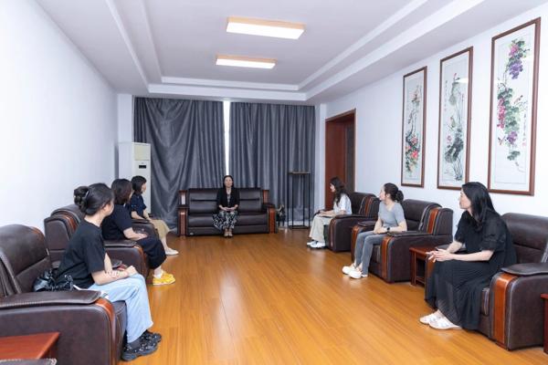 145801-115363.jpg 工貿(mào)學(xué)院3.jpg